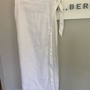 Lamberto Loscani white linen wrap skirt. Tea length. Size S
